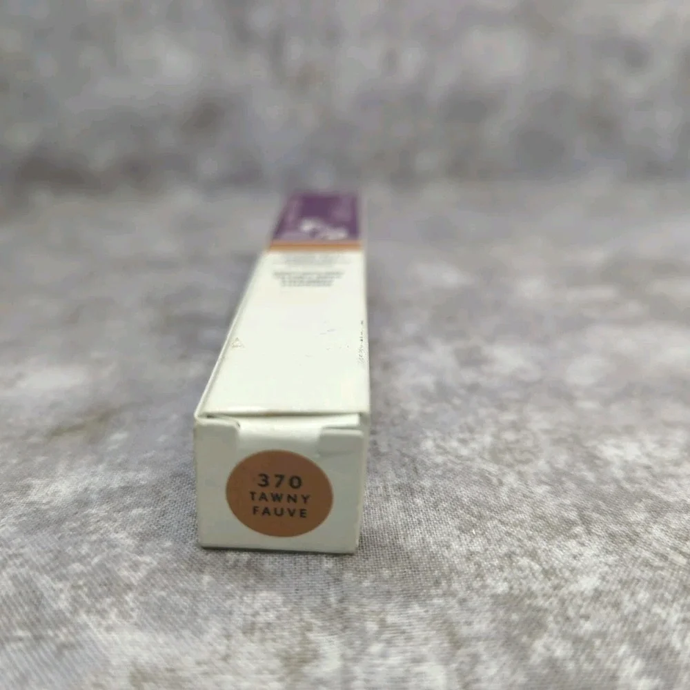 #370~ Tawny Fauve Covergirl Simply Ageless Instant Fix Advanced Concealer